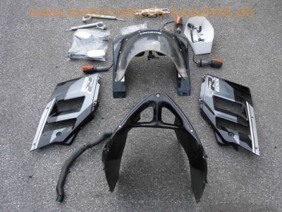 Suzuki_GSX-R_750_GR7AB_Ersatzteile_Verkleidung_Kanzel_Scheinwerfer_etc__-_wie_GSXR_750_GR7AA_4.jpg