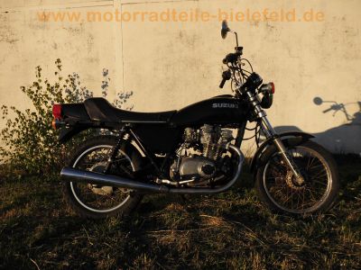 Suzuki_GS400E_Speichenraeder_Konis_Giuliari-Sitzbank_orig__Auspuff_37.jpg
