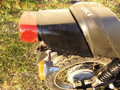 Suzuki_GS400E_Speichenraeder_Konis_Giuliari-Sitzbank_orig__Auspuff_61.jpg