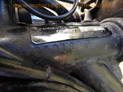 Suzuki_GS400E_Speichenraeder_Konis_Giuliari-Sitzbank_orig__Auspuff_75.jpg