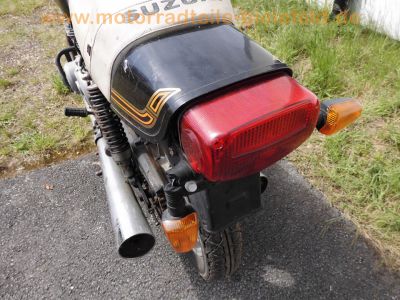 Suzuki_GS_400_E_Twin_Klassiker_Giuliari_Sitzbank_weiss_sonst_Original-Zustand_8.jpg