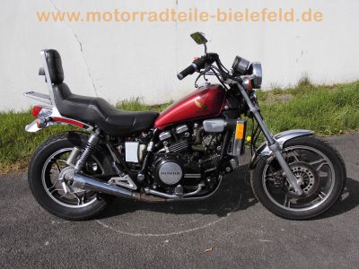 Honda_V45_Magna_750_C_RC07_rot_hohe_Sissy-Bar_Chopper_Cruiser_-_wie_Honda_VF_700_750_C_RC09_RC21_RC28_Super_Magna_46.jpg