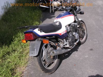 Honda_CBX_550_F_PC04_blau-weiss_Gepaecktraeger_JAMA-Auspuff_4-2_13.jpg