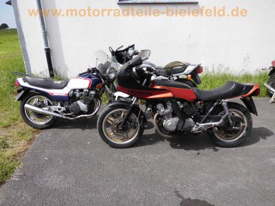 Honda_CBX_550_F_PC04_blau-weiss_Gepaecktraeger_JAMA-Auspuff_4-2_2.jpg