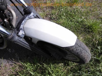 Honda_CBX_550_F_PC04_blau-weiss_Gepaecktraeger_JAMA-Auspuff_4-2_61.jpg