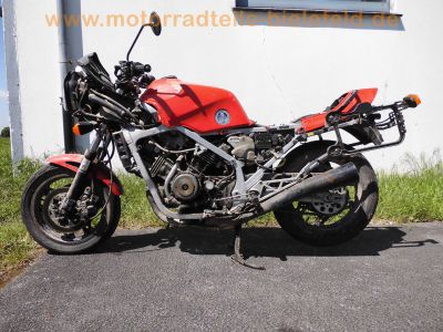 Honda_VF_1000_F_SC15_rot_V4-Tourer_-_wie_SC16_VF_500_700_750_1100_F_S_C_Sabre_Magna_20.jpg
