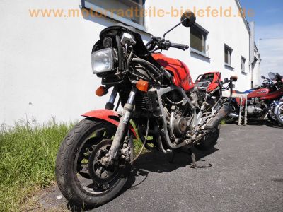 Honda_VF_1000_F_SC15_rot_V4-Tourer_-_wie_SC16_VF_500_700_750_1100_F_S_C_Sabre_Magna_22.jpg