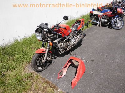 Honda_VF_1000_F_SC15_rot_V4-Tourer_-_wie_SC16_VF_500_700_750_1100_F_S_C_Sabre_Magna_4.jpg