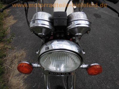 Honda_CB_650_C_Custom_Chopper_RC05_rot-weiss_4-4_Auspuff_Gepaecktraeger_-_wie_CB_750_900_C_RC03_RC06_RC08_SC04_SC10_32.jpg