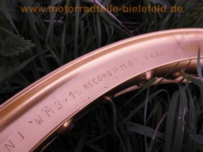 Borrani_Felgen_Raeder_wheels_rims_gold-eloxiert_WM_3x18_Record_B_M01_4470_und_2_15x18_-_36_RM-01-4782_5.jpg