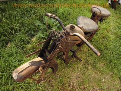 Puch_200_Oldtimer-Wrack_Bj__ca__1938_6PS_Doppelkolben-Motor_-_wie_Puch_125_150_175_220_250_350_SV_SGS_TL_TF_67.jpg