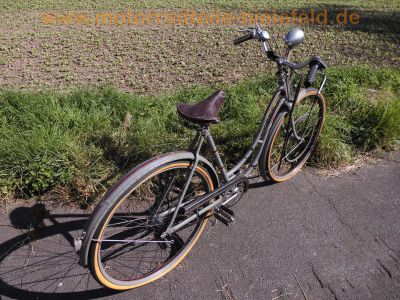 Victoria_Oldtimer_Fahrrad_f__Hilfsmotor_mit_Riemenantrieb_Originallack_25.jpg