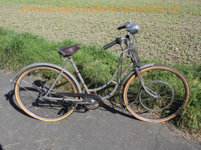 Victoria_Oldtimer_Fahrrad_f__Hilfsmotor_mit_Riemenantrieb_Originallack_26.jpg