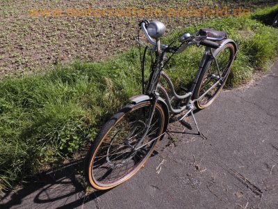Victoria_Oldtimer_Fahrrad_f__Hilfsmotor_mit_Riemenantrieb_Originallack_4.jpg