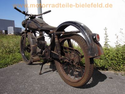 DKW_RT_125_W_aus_1950_-_wie_Auto_Union_IFA_MZ_RT_125_150_ES_DKW_RT_100_NSU_FOX_2.jpg