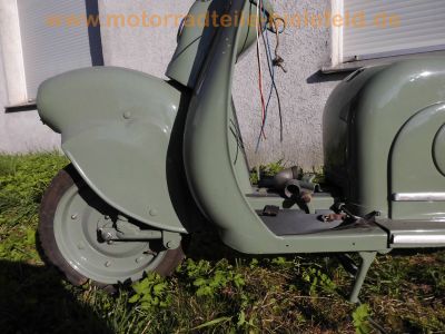 Röhr_Rolletta_200_Roller_aus_1954_restauriert_-_kein_Eichler_Kroboth_Heinkel_FAKA_Zündapp_Messerschmitt_Bajaj_11.jpg