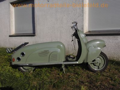 Röhr_Rolletta_200_Roller_aus_1954_restauriert_-_kein_Eichler_Kroboth_Heinkel_FAKA_Zündapp_Messerschmitt_Bajaj_25.jpg