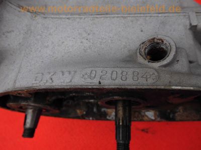 DKW_Motor_engine_moteur_RT_125_-_2_Auto-Union_Nr__020884_mit_Lichtmaschine_Kolben_Kurbelwelle_Gehause_143040-2_etc__8.jpg