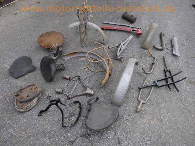 Mix_Oldtimer-Teile_Sattel_Gabeln_Schwingen_Auspuff_etc__1.jpg