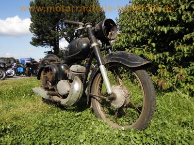 Triumph_CORNET_II_200_aus_1956_-_wie_Contessa_B_BD_BDG_125_250_BOSS_350_3.jpg