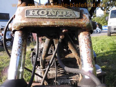 Honda_CB_750_Four_K7_Wrack_Motor_dreht_-_wie_K0_K1_K2_K3_K4_K5_K6_K8_F1_F2_F3_28.jpg
