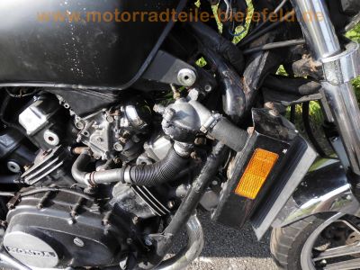 Honda_VF_500_C_schwarz_EZ84_V30_Magna_PC13_Custom_Chopper_-_wie_VT_VF_500_700_750_C_F_Magna_Shadow_PC08_60.jpg