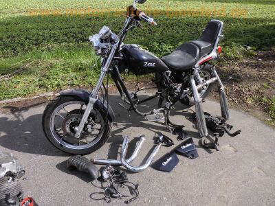 Honda_VT_700_C_RC19_Shadow_Custom_Chopper_-_wie_VT_750_C_RC14_RC29_VT_1100_C_SC18_SC23_26.jpg