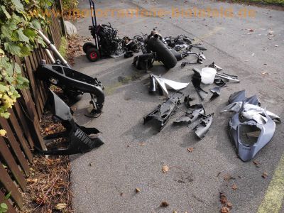 Yamaha_YZF-R1_RN12_EXUP_2005_grau_crash_YZF_1000_Motor_XN509E_33tkm_Ersatzteile_spare-parts_4_.jpg