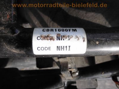 Honda_CBR_1000_F_SC24_EZ_1992_unfallfrei_non-DUAL_CBS_pink_Farbcode_NH1_-_wie_SC21_CBR_600_F_PC_19_20_23_25_31_132_.jpg