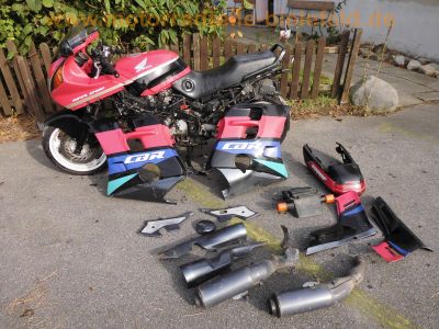 Honda_CBR_1000_F_SC24_EZ_1992_unfallfrei_non-DUAL_CBS_pink_Farbcode_NH1_-_wie_SC21_CBR_600_F_PC_19_20_23_25_31_1_.jpg