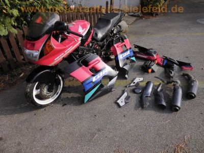 Honda_CBR_1000_F_SC24_EZ_1992_unfallfrei_non-DUAL_CBS_pink_Farbcode_NH1_-_wie_SC21_CBR_600_F_PC_19_20_23_25_31_2_.jpg