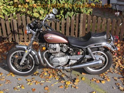 Honda_CM_400_T_NC01_Custom_braun-lila_ORIGINAL_US-Chopper_kurze_Chrom-Fender_Sturzbuegel_mit_Highway-Bars_-_wie_CM_CB_125_185_200_250_400_4.jpg