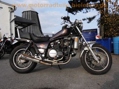 Honda_VF_750_C_V45_Magna_RC09_lila_rostig_Konis_Mecadapo_Auspuff_-_wie_VF_500_700_1100_F_S_C_RC21_RC07_69.jpg