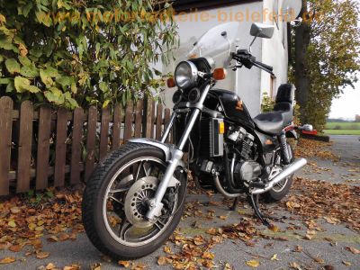 Honda_V45_US-Magna_VF_750_C_RC07_wie_RC09_schwarz_Scheibe_hohe_Sissy-Bar_kurze_Chrom-Fender_3.jpg