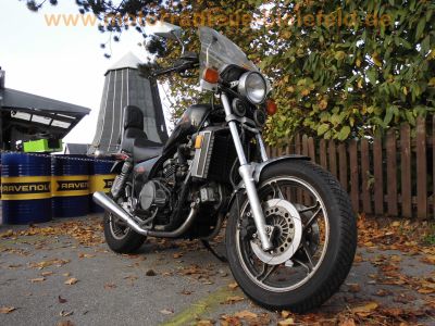 Honda_V45_US-Magna_VF_750_C_RC07_wie_RC09_schwarz_Scheibe_hohe_Sissy-Bar_kurze_Chrom-Fender_57.jpg