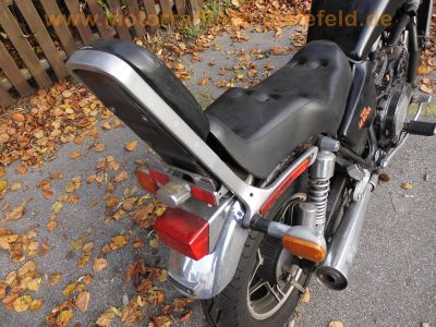 Honda_V45_US-Magna_VF_750_C_RC07_wie_RC09_schwarz_Scheibe_hohe_Sissy-Bar_kurze_Chrom-Fender_74.jpg