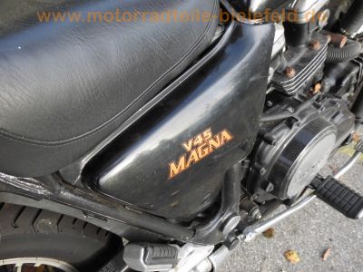 Honda_V45_US-Magna_VF_750_C_RC07_wie_RC09_schwarz_Scheibe_hohe_Sissy-Bar_kurze_Chrom-Fender_79.jpg