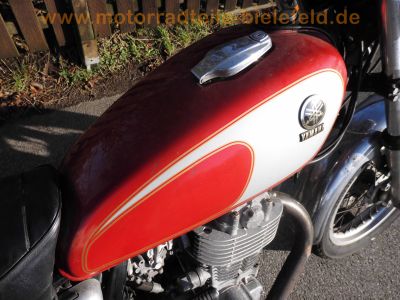 Yamaha_SR_500_48T_rot_Speichenraeder_Motor_laeuft_-_wie_SR_XT_250_500_1U6_2J4_48.jpg