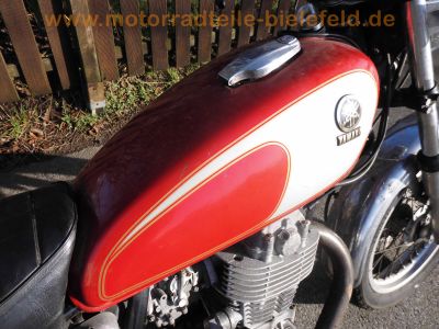 Yamaha_SR_500_48T_rot_Speichenraeder_Motor_laeuft_-_wie_SR_XT_250_500_1U6_2J4_50.jpg