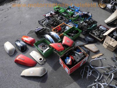 Honda_GL1000_LTD_rot_GL1_Goldwing_EZ1977_viel_Chrom_Extras_unverbastelt_103.jpg