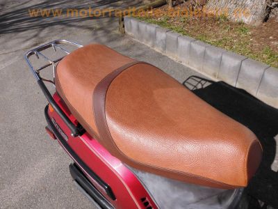 Honda_CH_250_Elite_250_rot_4-Takt_Gross-Roller_-_wie_Spacy_250_CN_250_Helix_14.jpg