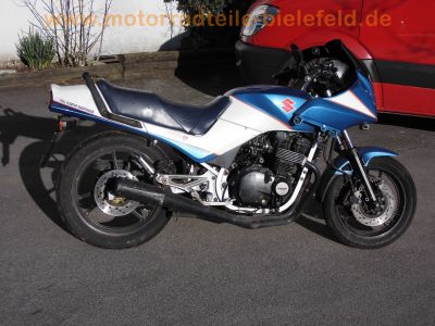 Suzuki_GSX_550_EF_Voll-Verkleidung_blau-weiss_GN71D_mit_4-1_Sport-Auspuff_motad_n-eta_e1_N5SF_-_wie_GSX_400_550_E_ES_49.jpg