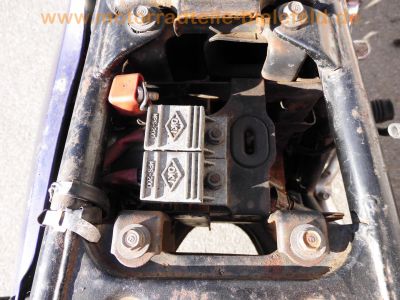 Honda_CB_750_C_Custom_Chopper_RC06_lila_4-4_Auspuff_Gepaecktraeger_-_wie_CB_650_750_900_C_F_KZ_RC01_RC03_RC05_RC08_SC01_SC09_68.jpg