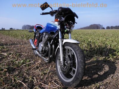 Yamaha_XJ_900_4BB_blau-weiss_Sturz_4-1_Auspuff_-_wie_XJ_650_700_750_F_31A_58L_3NG_2HL_4K0_41Y_11M_12.jpg