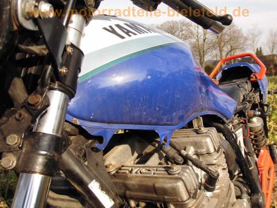 Yamaha_XJ_900_4BB_blau-weiss_Sturz_4-1_Auspuff_-_wie_XJ_650_700_750_F_31A_58L_3NG_2HL_4K0_41Y_11M_4.jpg