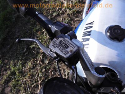 Yamaha_XJ_900_4BB_blau-weiss_Sturz_4-1_Auspuff_-_wie_XJ_650_700_750_F_31A_58L_3NG_2HL_4K0_41Y_11M_42.jpg