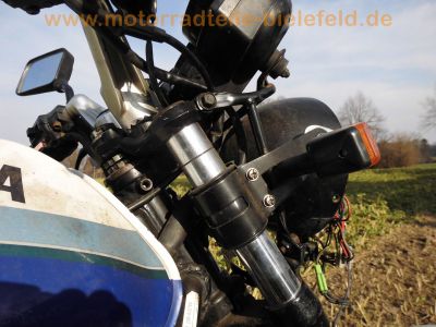Yamaha_XJ_900_4BB_blau-weiss_Sturz_4-1_Auspuff_-_wie_XJ_650_700_750_F_31A_58L_3NG_2HL_4K0_41Y_11M_54.jpg