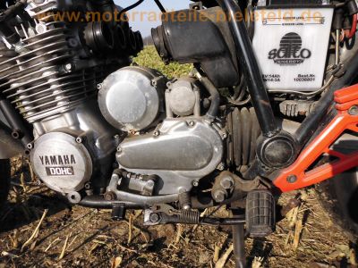 Yamaha_XJ_900_4BB_blau-weiss_Sturz_4-1_Auspuff_-_wie_XJ_650_700_750_F_31A_58L_3NG_2HL_4K0_41Y_11M_82.jpg