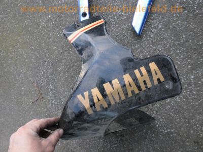 Yamaha_XJ_900_4BB_blau-weiss_Sturz_4-1_Auspuff_-_wie_XJ_650_700_750_F_31A_58L_3NG_2HL_4K0_41Y_11M_91.jpg