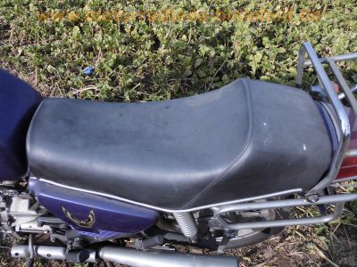 Honda_CX_500_lila_Ur-Guellepumpe_unfallfrei_Giuliari_Sport-Sitzbank_Gepaecktraeger_JAMA_Auspuff_-_wie_CX_400_500_650_E_C_PC01_PC06_54.jpg